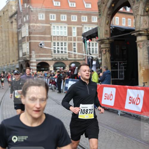 05.10.2025 - 20. swb-Marathon Bremen Yannick Fuchs http://msf.ph/oto/9262803 05.10.2025 10:49:48 Ziel 9452, 10170, 10636, 10712, 10726, 10873, 11692 meine-sportfotos.de