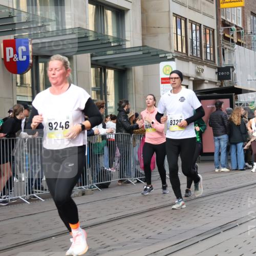 05.10.2025 - 20. swb-Marathon Bremen Strokosch-Dieckow http://msf.ph/oto/9262863 05.10.2025 11:03:00 Ziel 7776, 9224, 9225, 9246, 9300, 9308, 9325, 9486, 9498, 9593, 9850, 10142, 10405, 10446, 10471, 10926, 10963, 10995, 10996, 11103, 11124, 11150, 11236, 11390, 11467, 11502, 11508, 11509, 11682, 7776, 9224, 9225, 9246, 9300, 9308, 9325, 9486, 9498, 9593, 9850, 10142, 10405, 10446, 10471, 10926, 10963, 10995, 10996, 11103, 11124, 11150, 11236, 11390, 11467, 11502, 11508, 11509, 11682 meine-sportfotos.de