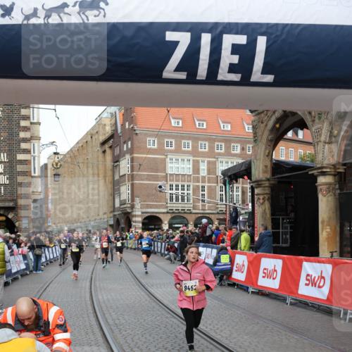 05.10.2025 - 20. swb-Marathon Bremen Yannick Fuchs http://msf.ph/oto/9262898 05.10.2025 10:49:51 Ziel 9452, 10170, 10726, 10781, 10873, 11692 meine-sportfotos.de
