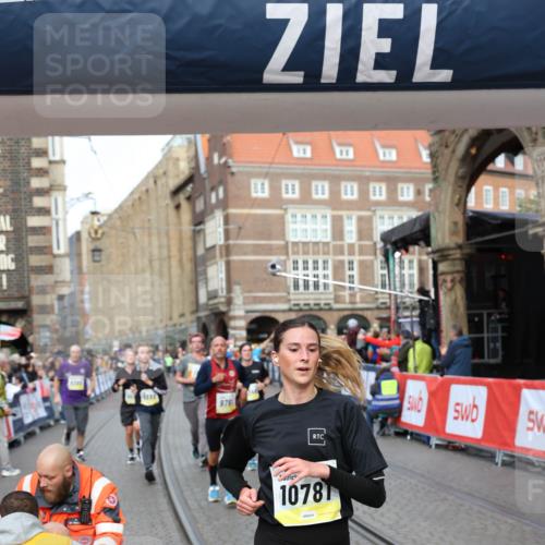 05.10.2025 - 20. swb-Marathon Bremen Yannick Fuchs http://msf.ph/oto/9262984 05.10.2025 10:49:55 Ziel 9218, 9369, 9452, 9696, 9761, 9889, 10346, 10726, 10781, 11091, 11692 meine-sportfotos.de