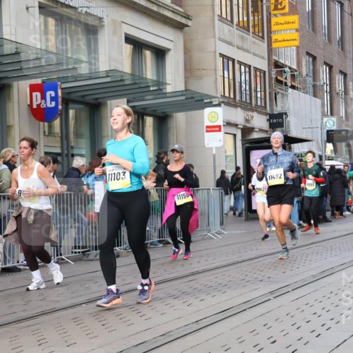 05.10.2025 - 20. swb-Marathon Bremen Strokosch-Dieckow http://msf.ph/oto/9262999 05.10.2025 11:03:05 Ziel 7199, 7776, 9224, 9225, 9246, 9308, 9325, 9486, 9498, 9850, 9940, 10142, 10213, 10405, 10446, 10471, 10926, 10963, 10995, 11103, 11124, 11150, 11236, 11390, 11467, 11502, 11508, 11509, 11522, 7199, 7776, 9224, 9225, 9246, 9308, 9325, 9486, 9498, 9850, 9940, 10142, 10213, 10405, 10446, 10471, 10926, 10963, 10995, 11103, 11124, 11150, 11236, 11390, 11467, 11502, 11508, 11509, 11522 meine-sportfotos.de