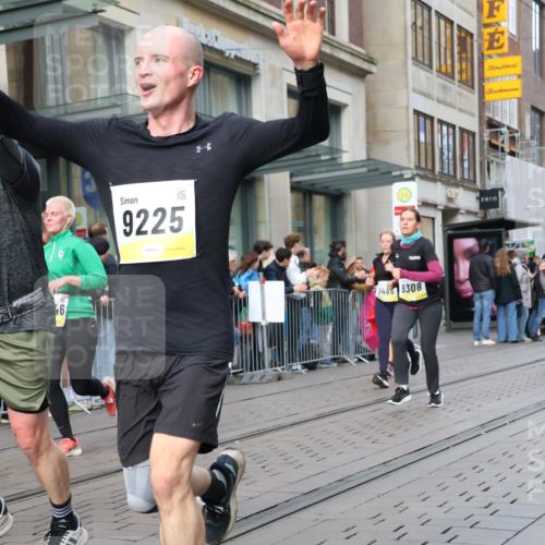 05.10.2025 - 20. swb-Marathon Bremen Strokosch-Dieckow http://msf.ph/oto/9263138 05.10.2025 11:03:10 Ziel 7199, 7776, 9224, 9225, 9246, 9308, 9486, 9498, 9850, 9940, 10142, 10213, 10297, 10405, 10446, 10478, 10711, 10713, 10963, 10995, 11103, 11124, 11150, 11236, 11467, 11502, 11508, 11509, 11522, 11589, 7199, 7776, 9224, 9225, 9246, 9308, 9486, 9498, 9850, 9940, 10142, 10213, 10297, 10405, 10446, 10478, 10711, 10713, 10963, 10995, 11103, 11124, 11150, 11236, 11467, 11502, 11508, 11509, 11522, 11589 meine-sportfotos.de