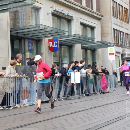05.10.2025 - 20. swb-Marathon Bremen Strokosch-Dieckow http://msf.ph/oto/9263283 05.10.2025 11:03:17 Ziel 7199, 7776, 9224, 9308, 9315, 9486, 9498, 9850, 9940, 10213, 10238, 10297, 10446, 10478, 10603, 10604, 10711, 10713, 10995, 11150, 11236, 11306, 11522, 11589, 7199, 7776, 9224, 9308, 9315, 9486, 9498, 9850, 9940, 10213, 10238, 10297, 10446, 10478, 10603, 10604, 10711, 10713, 10995, 11150, 11236, 11306, 11522, 11589 meine-sportfotos.de