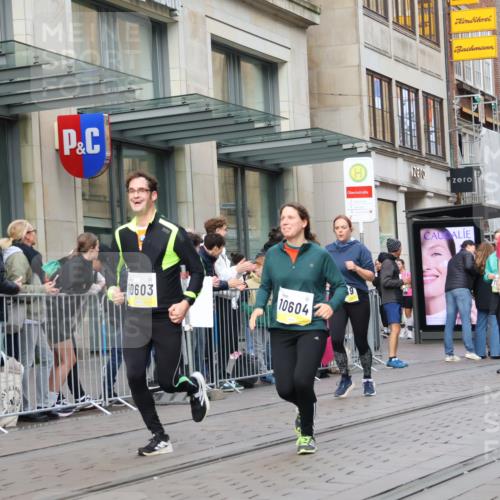 05.10.2025 - 20. swb-Marathon Bremen Strokosch-Dieckow http://msf.ph/oto/9263485 05.10.2025 11:03:27 Ziel 7788, 9241, 9315, 9379, 9571, 9940, 10106, 10213, 10238, 10265, 10271, 10297, 10478, 10603, 10604, 10711, 10713, 11039, 11183, 11272, 11306, 11522, 11589, 11609, 7788, 9241, 9315, 9379, 9571, 9940, 10106, 10213, 10238, 10265, 10271, 10297, 10478, 10603, 10604, 10711, 10713, 11039, 11183, 11272, 11306, 11522, 11589, 11609 meine-sportfotos.de
