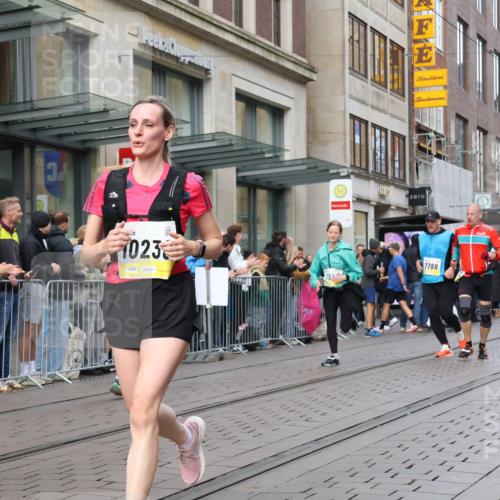 05.10.2025 - 20. swb-Marathon Bremen Strokosch-Dieckow http://msf.ph/oto/9263551 05.10.2025 11:03:28 Ziel 7788, 9241, 9315, 9379, 9571, 9940, 10106, 10213, 10238, 10265, 10271, 10297, 10478, 10603, 10604, 10711, 10713, 11039, 11183, 11272, 11306, 11589, 11609, 7788, 9241, 9315, 9379, 9571, 9940, 10106, 10213, 10238, 10265, 10271, 10297, 10478, 10603, 10604, 10711, 10713, 11039, 11183, 11272, 11306, 11589, 11609 meine-sportfotos.de