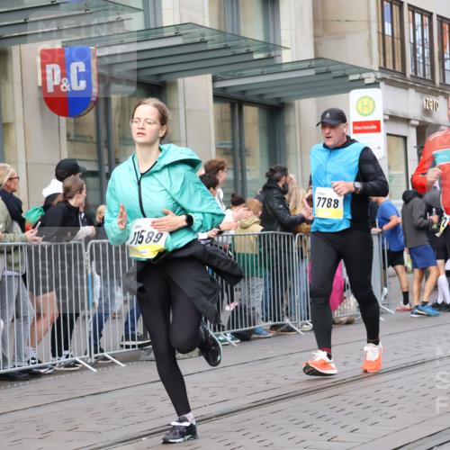 05.10.2025 - 20. swb-Marathon Bremen Strokosch-Dieckow http://msf.ph/oto/9263575 05.10.2025 11:03:30 Ziel 7788, 9241, 9315, 9379, 9398, 9571, 9940, 10106, 10205, 10238, 10265, 10271, 10297, 10478, 10551, 10603, 10604, 10711, 10713, 11039, 11183, 11272, 11306, 11589, 11609, 7788, 9241, 9315, 9379, 9398, 9571, 9940, 10106, 10205, 10238, 10265, 10271, 10297, 10478, 10551, 10603, 10604, 10711, 10713, 11039, 11183, 11272, 11306, 11589, 11609 meine-sportfotos.de