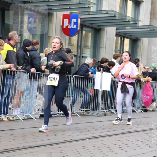 05.10.2025 - 20. swb-Marathon Bremen Strokosch-Dieckow http://msf.ph/oto/9263989 05.10.2025 11:03:50 Ziel 7123, 7789, 9275, 9398, 9448, 9537, 9684, 10098, 10205, 10551, 10678, 10853, 11001, 11077, 11102, 11183, 11200, 11609, 11611, 11685, 7123, 7789, 9275, 9398, 9448, 9537, 9684, 10098, 10205, 10551, 10678, 10853, 11001, 11077, 11102, 11183, 11200, 11609, 11611, 11685 meine-sportfotos.de