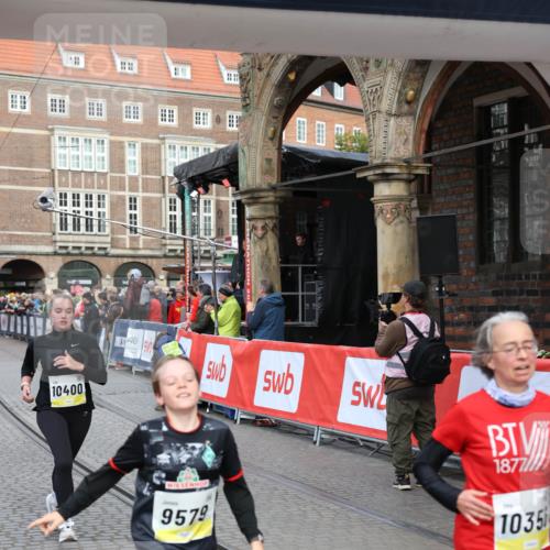 05.10.2025 - 20. swb-Marathon Bremen Yannick Fuchs http://msf.ph/oto/9264076 05.10.2025 10:50:21 Ziel 9579, 9645, 9689, 10022, 10246, 10356, 10400, 10443, 11104 meine-sportfotos.de