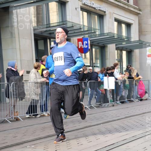 05.10.2025 - 20. swb-Marathon Bremen Strokosch-Dieckow http://msf.ph/oto/9264325 05.10.2025 11:04:07 Ziel 8111, 9394, 9448, 9537, 9610, 9684, 9750, 9915, 10278, 10439, 10483, 10485, 10531, 10532, 10674, 10678, 10869, 10956, 11044, 11196, 11200, 11542, 11704, 8111, 9394, 9448, 9537, 9610, 9684, 9750, 9915, 10278, 10439, 10483, 10485, 10531, 10532, 10674, 10678, 10869, 10956, 11044, 11196, 11200, 11542 meine-sportfotos.de