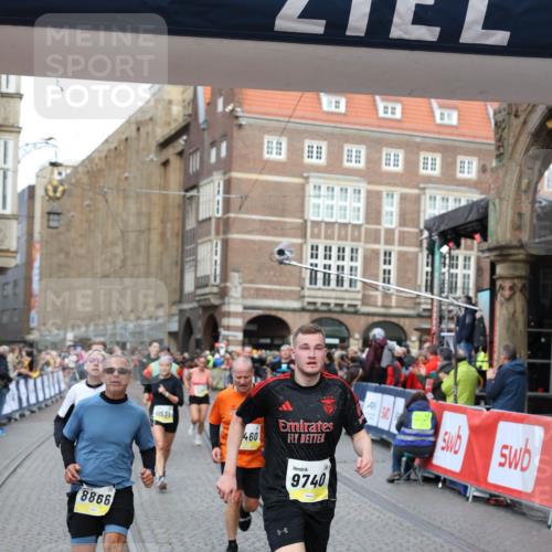 05.10.2025 - 20. swb-Marathon Bremen Yannick Fuchs http://msf.ph/oto/9264337 05.10.2025 10:50:29 Ziel 8866, 9740, 10022, 10443, 10537, 10923, 11022, 11254, 11298, 11460, 11531 meine-sportfotos.de