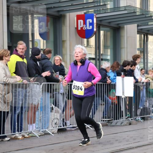 05.10.2025 - 20. swb-Marathon Bremen Strokosch-Dieckow http://msf.ph/oto/9264446 05.10.2025 11:04:12 Ziel 8111, 9394, 9532, 9537, 9610, 9623, 9684, 9750, 9765, 9771, 9915, 10278, 10422, 10439, 10451, 10483, 10485, 10531, 10532, 10674, 10678, 10869, 10956, 11044, 11196, 11200, 11427, 11542, 11546, 11704, 8111, 9394, 9532, 9537, 9610, 9623, 9684, 9750, 9765, 9771, 9915, 10278, 10422, 10439, 10451, 10483, 10485, 10531, 10532, 10674, 10678, 10869, 10956, 11044, 11196, 11200, 11427, 11542, 11546 meine-sportfotos.de