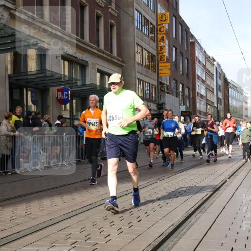 05.10.2025 - 20. swb-Marathon Bremen Strokosch-Dieckow http://msf.ph/oto/9264506 05.10.2025 11:04:14 Ziel 8111, 9394, 9532, 9610, 9623, 9684, 9750, 9765, 9771, 9812, 9915, 10278, 10422, 10439, 10451, 10483, 10485, 10531, 10532, 10557, 10674, 10678, 10869, 10956, 10964, 11035, 11044, 11196, 11200, 11427, 11542, 11546, 11704, 8111, 9394, 9532, 9610, 9623, 9684, 9750, 9765, 9771, 9812, 9915, 10278, 10422, 10439, 10451, 10483, 10485, 10531, 10532, 10557, 10674, 10678, 10869, 10956, 10964, 11035, 11044, 11196, 11200, 11427, 11542, 11546 meine-sportfotos.de