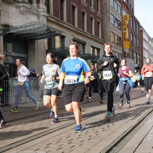 05.10.2025 - 20. swb-Marathon Bremen Strokosch-Dieckow http://msf.ph/oto/9264623 05.10.2025 11:04:17 Ziel 8111, 9394, 9532, 9610, 9623, 9750, 9765, 9771, 9812, 9915, 9927, 10278, 10422, 10439, 10451, 10483, 10485, 10531, 10532, 10557, 10674, 10869, 10956, 10964, 11035, 11044, 11196, 11427, 11542, 11546, 11615, 11704, 8111, 9394, 9532, 9610, 9623, 9750, 9765, 9771, 9812, 9915, 9927, 10278, 10422, 10439, 10451, 10483, 10485, 10531, 10532, 10557, 10674, 10869, 10956, 10964, 11035, 11044, 11196, 11427, 11542, 11546 meine-sportfotos.de