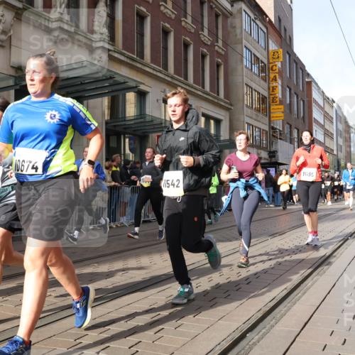 05.10.2025 - 20. swb-Marathon Bremen Strokosch-Dieckow http://msf.ph/oto/9264646 05.10.2025 11:04:17 Ziel 8111, 9394, 9532, 9610, 9623, 9750, 9765, 9771, 9812, 9915, 9927, 10278, 10422, 10439, 10451, 10483, 10485, 10531, 10532, 10557, 10674, 10869, 10956, 10964, 11035, 11044, 11196, 11427, 11542, 11546, 11615, 11704, 8111, 9394, 9532, 9610, 9623, 9750, 9765, 9771, 9812, 9915, 9927, 10278, 10422, 10439, 10451, 10483, 10485, 10531, 10532, 10557, 10674, 10869, 10956, 10964, 11035, 11044, 11196, 11427, 11542, 11546 meine-sportfotos.de
