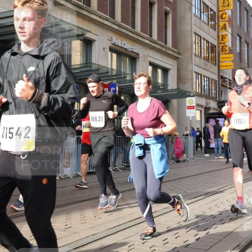 05.10.2025 - 20. swb-Marathon Bremen Strokosch-Dieckow http://msf.ph/oto/9264661 05.10.2025 11:04:18 Ziel 8111, 9394, 9532, 9610, 9623, 9750, 9765, 9771, 9812, 9915, 9927, 10278, 10422, 10439, 10451, 10483, 10485, 10531, 10532, 10557, 10674, 10869, 10956, 10964, 11035, 11044, 11196, 11427, 11542, 11546, 11615, 11704, 8111, 9394, 9532, 9610, 9623, 9750, 9765, 9771, 9812, 9915, 9927, 10278, 10422, 10439, 10451, 10483, 10485, 10531, 10532, 10557, 10674, 10869, 10956, 10964, 11035, 11044, 11196, 11427, 11542, 11546 meine-sportfotos.de