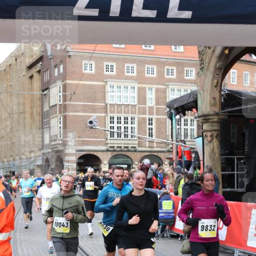 05.10.2025 - 20. swb-Marathon Bremen Yannick Fuchs http://msf.ph/oto/9264709 05.10.2025 10:50:50 Ziel 9230, 9578, 9658, 9742, 9832, 9969, 10043, 10279, 10479, 11062, 11451, 11543, 11661 meine-sportfotos.de