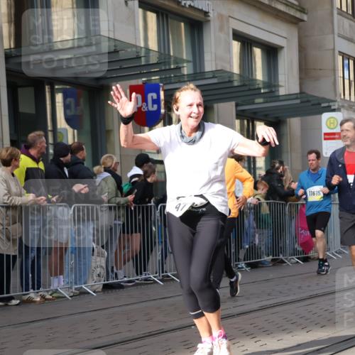 05.10.2025 - 20. swb-Marathon Bremen Strokosch-Dieckow http://msf.ph/oto/9264757 05.10.2025 11:04:21 Ziel 8111, 9394, 9532, 9610, 9623, 9750, 9765, 9771, 9812, 9866, 9915, 9927, 10278, 10422, 10451, 10483, 10485, 10531, 10532, 10557, 10674, 10869, 10891, 10956, 10964, 11035, 11196, 11315, 11427, 11542, 11546, 11615, 11636, 11704, 8111, 9394, 9532, 9610, 9623, 9750, 9765, 9771, 9812, 9866, 9915, 9927, 10278, 10422, 10451, 10483, 10485, 10531, 10532, 10557, 10674, 10869, 10891, 10956, 10964, 11035, 11196, 11315, 11427, 11542, 11546 meine-sportfotos.de