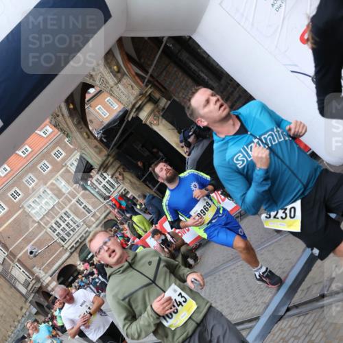 05.10.2025 - 20. swb-Marathon Bremen Yannick Fuchs http://msf.ph/oto/9264828 05.10.2025 10:50:52 Ziel 9230, 9251, 9277, 9578, 9658, 9742, 9832, 9888, 9969, 10043, 10279, 10479, 11062, 11451, 11543, 11661 meine-sportfotos.de