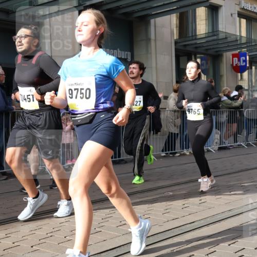 05.10.2025 - 20. swb-Marathon Bremen Strokosch-Dieckow http://msf.ph/oto/9264881 05.10.2025 11:04:25 Ziel 9394, 9530, 9532, 9623, 9750, 9765, 9771, 9812, 9813, 9866, 9915, 9927, 10422, 10451, 10485, 10531, 10532, 10557, 10674, 10684, 10771, 10869, 10891, 10956, 10964, 11035, 11196, 11315, 11372, 11427, 11542, 11546, 11559, 11615, 11636, 11704, 9394, 9530, 9532, 9623, 9750, 9765, 9771, 9812, 9813, 9866, 9915, 9927, 10422, 10451, 10485, 10531, 10532, 10557, 10674, 10684, 10771, 10869, 10891, 10956, 10964, 11035, 11196, 11315, 11372, 11427, 11542, 11546 meine-sportfotos.de