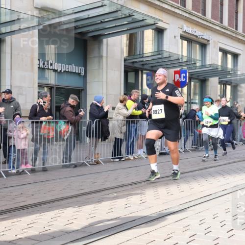 05.10.2025 - 20. swb-Marathon Bremen Strokosch-Dieckow http://msf.ph/oto/9264918 05.10.2025 11:04:26 Ziel 9220, 9394, 9530, 9532, 9623, 9750, 9765, 9771, 9812, 9813, 9866, 9915, 9927, 10422, 10451, 10485, 10531, 10532, 10557, 10674, 10684, 10771, 10869, 10891, 10964, 11035, 11180, 11196, 11315, 11372, 11427, 11542, 11546, 11559, 11615, 11636, 9220, 9394, 9530, 9532, 9623, 9750, 9765, 9771, 9812, 9813, 9866, 9915, 9927, 10422, 10451, 10485, 10531, 10532, 10557, 10674, 10684, 10771, 10869, 10891, 10964, 11035, 11180, 11196, 11315, 11372, 11427, 11542, 11546 meine-sportfotos.de