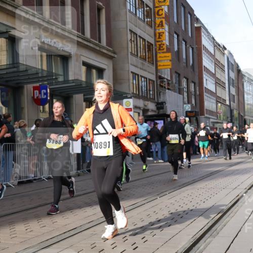 05.10.2025 - 20. swb-Marathon Bremen Strokosch-Dieckow http://msf.ph/oto/9265132 05.10.2025 11:04:36 Ziel 9220, 9409, 9530, 9532, 9642, 9660, 9668, 9765, 9812, 9813, 9866, 9927, 10422, 10451, 10557, 10684, 10771, 10891, 10964, 10965, 11016, 11035, 11090, 11121, 11171, 11180, 11315, 11372, 11412, 11427, 11478, 11546, 11559, 11615, 11636, 9220, 9409, 9530, 9532, 9642, 9660, 9668, 9765, 9812, 9813, 9866, 9927, 10422, 10451, 10557, 10684, 10771, 10891, 10964, 10965, 11016, 11035, 11090, 11121, 11171, 11180, 11315, 11372, 11412, 11427, 11478, 11546 meine-sportfotos.de