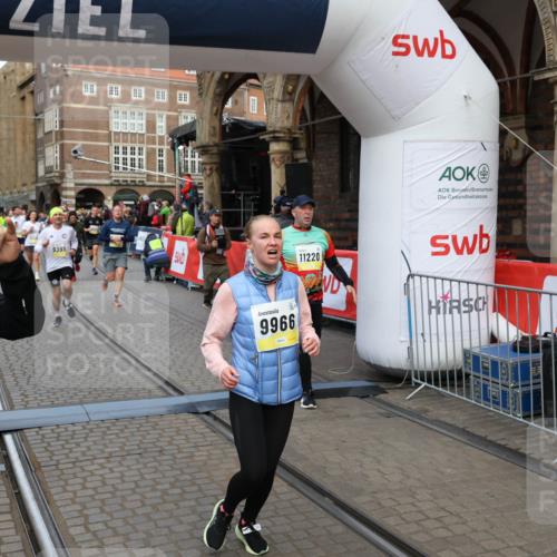 05.10.2025 - 20. swb-Marathon Bremen Yannick Fuchs http://msf.ph/oto/9265144 05.10.2025 10:51:00 Ziel 7733, 9251, 9277, 9399, 9658, 9715, 9742, 9888, 9966, 9975, 10029, 10224, 10227, 10279, 10479, 10534, 10689, 10698, 11220, 11311 meine-sportfotos.de