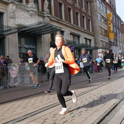 05.10.2025 - 20. swb-Marathon Bremen Strokosch-Dieckow http://msf.ph/oto/9265155 05.10.2025 11:04:37 Ziel 9220, 9409, 9530, 9532, 9642, 9660, 9668, 9812, 9813, 9866, 9927, 10557, 10684, 10771, 10891, 10964, 10965, 11016, 11035, 11090, 11121, 11171, 11180, 11315, 11372, 11412, 11427, 11478, 11559, 11615, 11636, 9220, 9409, 9530, 9532, 9642, 9660, 9668, 9812, 9813, 9866, 9927, 10557, 10684, 10771, 10891, 10964, 10965, 11016, 11035, 11090, 11121, 11171, 11180, 11315, 11372, 11412, 11427, 11478 meine-sportfotos.de