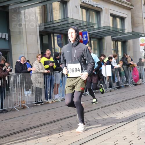 05.10.2025 - 20. swb-Marathon Bremen Strokosch-Dieckow http://msf.ph/oto/9265225 05.10.2025 11:04:38 Ziel 9220, 9409, 9530, 9642, 9660, 9668, 9812, 9813, 9866, 9927, 10018, 10021, 10557, 10684, 10771, 10891, 10964, 10965, 11016, 11035, 11090, 11121, 11171, 11180, 11315, 11323, 11372, 11412, 11478, 11559, 11615, 11636, 9220, 9409, 9530, 9642, 9660, 9668, 9812, 9813, 9866, 9927, 10018, 10021, 10557, 10684, 10771, 10891, 10964, 10965, 11016, 11035, 11090, 11121, 11171, 11180, 11315, 11323, 11372, 11412, 11478 meine-sportfotos.de