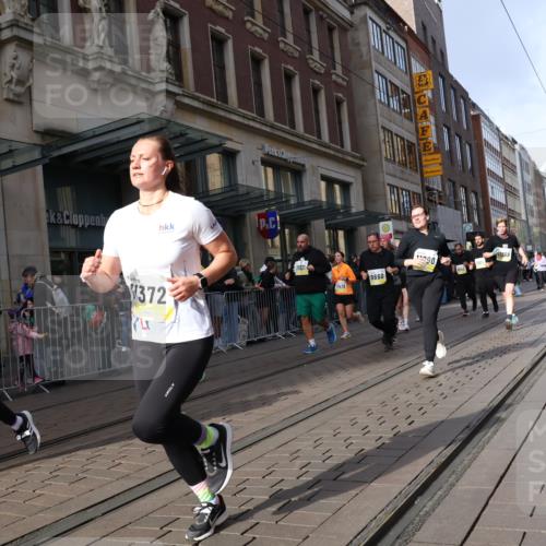 05.10.2025 - 20. swb-Marathon Bremen Strokosch-Dieckow http://msf.ph/oto/9265376 05.10.2025 11:04:42 Ziel 9220, 9409, 9530, 9642, 9660, 9668, 9813, 9866, 9978, 10018, 10021, 10343, 10684, 10771, 10891, 10965, 11016, 11090, 11121, 11171, 11180, 11315, 11323, 11372, 11412, 11478, 11559, 11636, 11650, 11707, 9220, 9409, 9530, 9642, 9660, 9668, 9813, 9866, 9978, 10018, 10021, 10343, 10684, 10771, 10891, 10965, 11016, 11090, 11121, 11171, 11180, 11315, 11323, 11372, 11412, 11478, 11650, 11707 meine-sportfotos.de