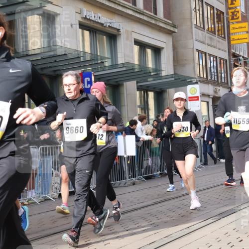 05.10.2025 - 20. swb-Marathon Bremen Strokosch-Dieckow http://msf.ph/oto/9265435 05.10.2025 11:04:43 Ziel 9220, 9409, 9440, 9530, 9642, 9660, 9668, 9813, 9866, 9978, 10018, 10021, 10255, 10343, 10684, 10771, 10891, 10965, 10990, 11016, 11090, 11121, 11171, 11180, 11315, 11323, 11372, 11412, 11478, 11559, 11636, 11650, 11707, 9220, 9409, 9440, 9530, 9642, 9660, 9668, 9813, 9866, 9978, 10018, 10021, 10255, 10343, 10684, 10771, 10891, 10965, 10990, 11016, 11090, 11121, 11171, 11180, 11315, 11323, 11372, 11412, 11478, 11650, 11707 meine-sportfotos.de