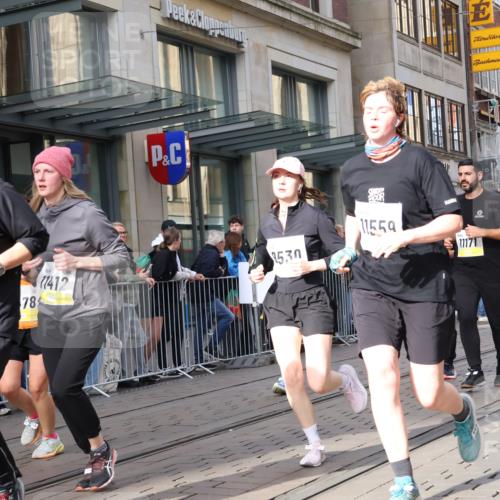 05.10.2025 - 20. swb-Marathon Bremen Strokosch-Dieckow http://msf.ph/oto/9265458 05.10.2025 11:04:44 Ziel 9220, 9409, 9440, 9530, 9642, 9660, 9668, 9813, 9866, 9978, 10018, 10021, 10255, 10343, 10684, 10771, 10891, 10965, 10990, 11016, 11090, 11121, 11171, 11180, 11315, 11323, 11372, 11412, 11478, 11501, 11559, 11636, 11650, 11707, 9220, 9409, 9440, 9530, 9642, 9660, 9668, 9813, 9866, 9978, 10018, 10021, 10255, 10343, 10684, 10771, 10891, 10965, 10990, 11016, 11090, 11121, 11171, 11180, 11315, 11323, 11372, 11412, 11478, 11501, 11650, 11707 meine-sportfotos.de