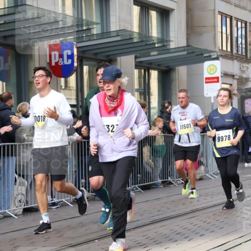 05.10.2025 - 20. swb-Marathon Bremen Strokosch-Dieckow http://msf.ph/oto/9265651 05.10.2025 11:04:50 Ziel 9220, 9409, 9440, 9515, 9530, 9642, 9660, 9668, 9690, 9908, 9944, 9978, 10018, 10021, 10255, 10343, 10965, 10990, 11016, 11090, 11121, 11171, 11180, 11323, 11412, 11478, 11501, 11540, 11559, 11650, 11707, 9220, 9409, 9440, 9515, 9530, 9642, 9660, 9668, 9690, 9908, 9944, 9978, 10018, 10021, 10255, 10343, 10965, 10990, 11016, 11090, 11121, 11171, 11180, 11323, 11412, 11478, 11501, 11540, 11650, 11707 meine-sportfotos.de