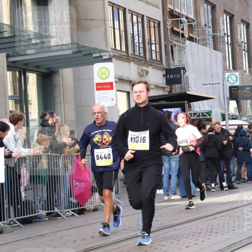 05.10.2025 - 20. swb-Marathon Bremen Strokosch-Dieckow http://msf.ph/oto/9265720 05.10.2025 11:04:52 Ziel 9409, 9440, 9515, 9642, 9660, 9668, 9690, 9713, 9908, 9944, 9978, 10018, 10021, 10255, 10343, 10828, 10965, 10990, 11016, 11090, 11106, 11121, 11171, 11323, 11412, 11478, 11501, 11540, 11650, 11707, 9409, 9440, 9515, 9642, 9660, 9668, 9690, 9713, 9908, 9944, 9978, 10018, 10021, 10255, 10343, 10828, 10965, 10990, 11016, 11090, 11106, 11121, 11171, 11323, 11412, 11478, 11501, 11540, 11650, 11707 meine-sportfotos.de