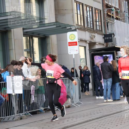 05.10.2025 - 20. swb-Marathon Bremen Strokosch-Dieckow http://msf.ph/oto/9265808 05.10.2025 11:04:54 Ziel 9440, 9515, 9642, 9660, 9668, 9690, 9713, 9908, 9944, 9978, 10018, 10021, 10255, 10343, 10828, 10965, 10990, 11016, 11064, 11106, 11121, 11171, 11323, 11412, 11501, 11540, 11650, 11707, 9440, 9515, 9642, 9660, 9668, 9690, 9713, 9908, 9944, 9978, 10018, 10021, 10255, 10343, 10828, 10965, 10990, 11016, 11064, 11106, 11121, 11171, 11323, 11412, 11501, 11540, 11650, 11707 meine-sportfotos.de