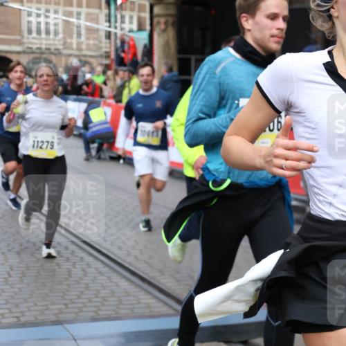05.10.2025 - 20. swb-Marathon Bremen Yannick Fuchs http://msf.ph/oto/9265815 05.10.2025 10:51:11 Ziel 9199, 9256, 9287, 9416, 9425, 9630, 9663, 9894, 10206, 10226, 10254, 10378, 10669, 10743, 10932, 11061, 11279, 11391, 11573 meine-sportfotos.de