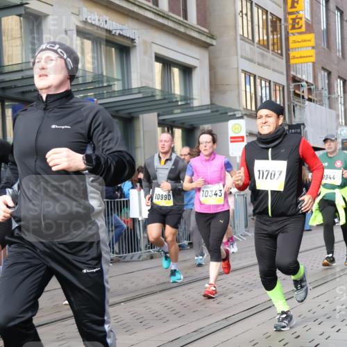 05.10.2025 - 20. swb-Marathon Bremen Strokosch-Dieckow http://msf.ph/oto/9265933 05.10.2025 11:04:59 Ziel 9440, 9515, 9642, 9668, 9690, 9713, 9752, 9908, 9944, 9978, 10018, 10021, 10025, 10158, 10255, 10289, 10343, 10511, 10542, 10828, 10990, 11016, 11064, 11106, 11323, 11501, 11540, 11650, 11676, 11707, 9440, 9515, 9642, 9668, 9690, 9713, 9752, 9908, 9944, 9978, 10018, 10021, 10025, 10158, 10255, 10289, 10343, 10511, 10542, 10828, 10990, 11016, 11064, 11106, 11323, 11501, 11540, 11650, 11676, 11707 meine-sportfotos.de
