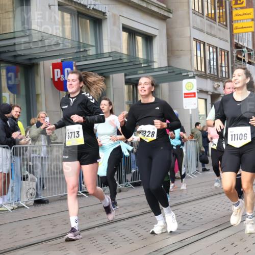 05.10.2025 - 20. swb-Marathon Bremen Strokosch-Dieckow http://msf.ph/oto/9266092 05.10.2025 11:05:07 Ziel 7654, 9210, 9419, 9440, 9515, 9690, 9713, 9752, 9908, 9944, 10025, 10158, 10255, 10289, 10426, 10437, 10511, 10542, 10828, 10990, 10999, 11064, 11106, 11164, 11501, 11540, 11676, 11681, 11707, 7654, 9210, 9419, 9440, 9515, 9690, 9713, 9752, 9908, 9944, 10025, 10158, 10255, 10289, 10426, 10437, 10511, 10542, 10828, 10990, 10999, 11064, 11106, 11164, 11501, 11540, 11676, 11681, 11707 meine-sportfotos.de