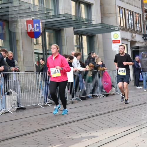 05.10.2025 - 20. swb-Marathon Bremen Strokosch-Dieckow http://msf.ph/oto/9266313 05.10.2025 11:05:15 Ziel 7654, 9210, 9335, 9419, 9423, 9713, 9752, 10025, 10158, 10197, 10289, 10426, 10437, 10511, 10529, 10542, 10769, 10828, 10843, 10844, 10999, 11064, 11106, 11164, 11455, 11604, 11676, 11681, 7654, 9210, 9335, 9419, 9423, 9713, 9752, 10025, 10158, 10197, 10289, 10426, 10437, 10511, 10529, 10542, 10769, 10828, 10843, 10844, 10999, 11064, 11106, 11164, 11455, 11604, 11676, 11681 meine-sportfotos.de