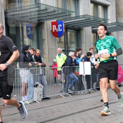 05.10.2025 - 20. swb-Marathon Bremen Strokosch-Dieckow http://msf.ph/oto/9266488 05.10.2025 11:05:21 Ziel 7654, 7777, 9210, 9335, 9419, 9423, 9752, 9907, 10025, 10197, 10289, 10426, 10437, 10511, 10529, 10542, 10619, 10769, 10843, 10844, 10999, 11164, 11455, 11604, 11676, 11681, 7654, 7777, 9210, 9335, 9419, 9423, 9752, 9907, 10025, 10197, 10289, 10426, 10437, 10511, 10529, 10542, 10619, 10769, 10843, 10844, 10999, 11164, 11455, 11604, 11676, 11681 meine-sportfotos.de