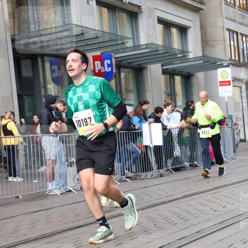 05.10.2025 - 20. swb-Marathon Bremen Strokosch-Dieckow http://msf.ph/oto/9266499 05.10.2025 11:05:22 Ziel 7654, 7777, 9210, 9335, 9419, 9423, 9752, 9907, 10025, 10197, 10426, 10437, 10511, 10529, 10542, 10619, 10769, 10843, 10844, 10999, 11164, 11455, 11604, 11676, 11681, 7654, 7777, 9210, 9335, 9419, 9423, 9752, 9907, 10025, 10197, 10426, 10437, 10511, 10529, 10542, 10619, 10769, 10843, 10844, 10999, 11164, 11455, 11604, 11676, 11681 meine-sportfotos.de