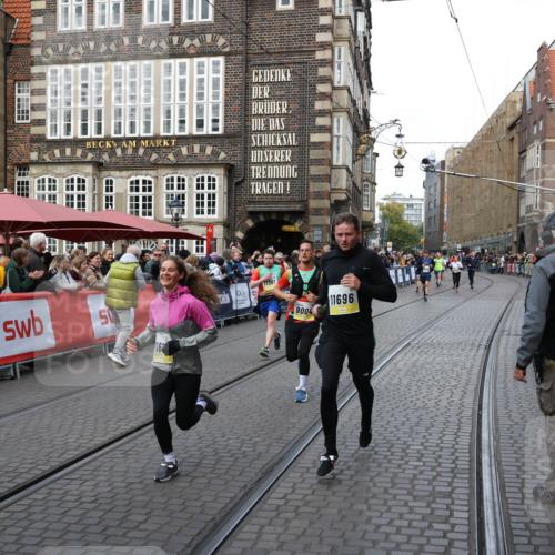 05.10.2025 - 20. swb-Marathon Bremen Yannick Fuchs http://msf.ph/oto/9267030 05.10.2025 10:51:53 Ziel 8333, 9004, 9259, 9268, 9506, 10436, 10716, 10968, 11361, 11689, 11696 meine-sportfotos.de