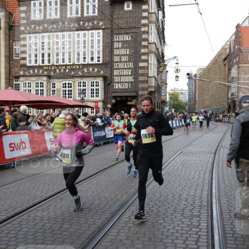 05.10.2025 - 20. swb-Marathon Bremen Yannick Fuchs http://msf.ph/oto/9267054 05.10.2025 10:51:53 Ziel 8333, 9004, 9259, 9268, 9506, 10436, 10716, 10968, 11361, 11689, 11696 meine-sportfotos.de