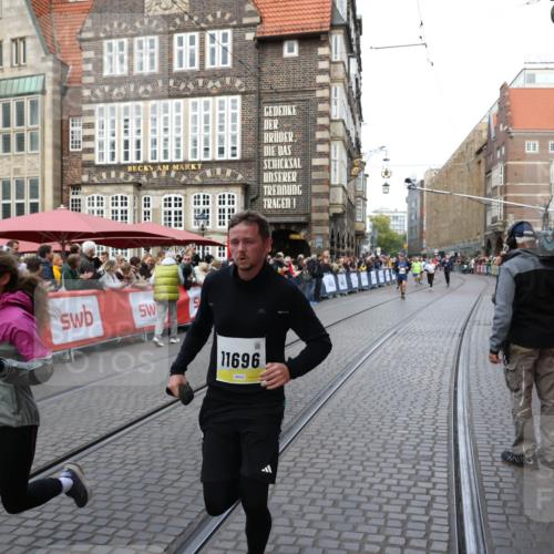 05.10.2025 - 20. swb-Marathon Bremen Yannick Fuchs http://msf.ph/oto/9267061 05.10.2025 10:51:54 Ziel 8333, 9004, 9259, 9506, 10436, 10968, 11361, 11689, 11696 meine-sportfotos.de