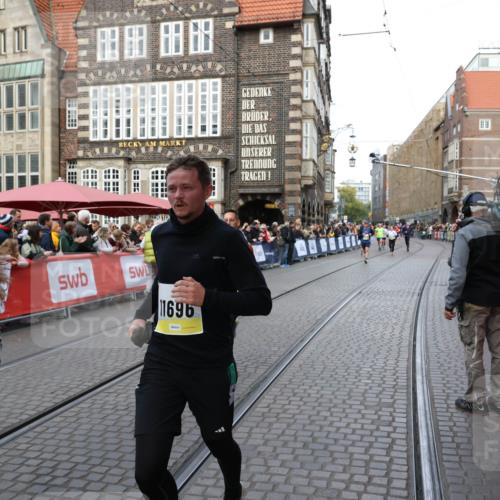 05.10.2025 - 20. swb-Marathon Bremen Yannick Fuchs http://msf.ph/oto/9267077 05.10.2025 10:51:54 Ziel 8333, 9004, 9259, 9506, 10436, 10968, 11361, 11689, 11696 meine-sportfotos.de