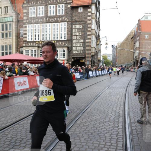05.10.2025 - 20. swb-Marathon Bremen Yannick Fuchs http://msf.ph/oto/9267088 05.10.2025 10:51:54 Ziel 8333, 9004, 9259, 9506, 10436, 10968, 11361, 11689, 11696 meine-sportfotos.de