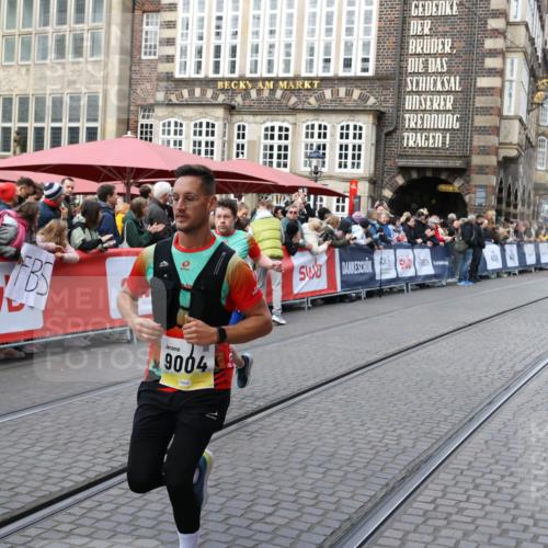 05.10.2025 - 20. swb-Marathon Bremen Yannick Fuchs http://msf.ph/oto/9267127 05.10.2025 10:51:55 Ziel 9004, 9259, 9506, 10436, 10968, 11361, 11689, 11696 meine-sportfotos.de