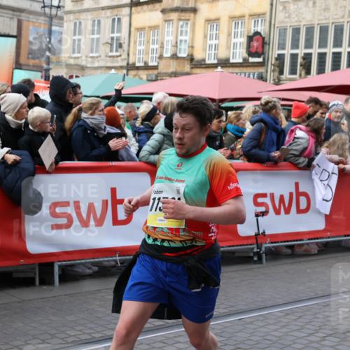 05.10.2025 - 20. swb-Marathon Bremen Yannick Fuchs http://msf.ph/oto/9267183 05.10.2025 10:51:56 Ziel 9004, 9259, 9506, 10436, 10968, 11361, 11689, 11696 meine-sportfotos.de