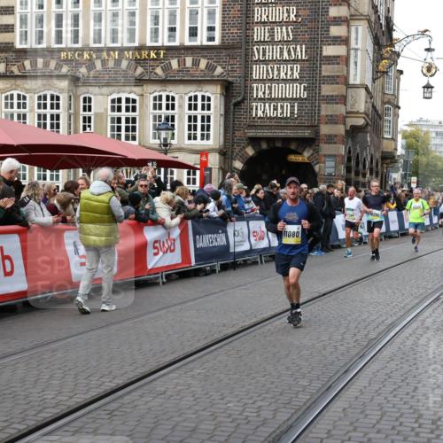 05.10.2025 - 20. swb-Marathon Bremen Yannick Fuchs http://msf.ph/oto/9267243 05.10.2025 10:51:58 Ziel 9004, 9506, 10436, 10968, 11080, 11361, 11689, 11696 meine-sportfotos.de