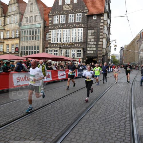 05.10.2025 - 20. swb-Marathon Bremen Yannick Fuchs http://msf.ph/oto/9267333 05.10.2025 10:52:02 Ziel 9004, 9683, 10380, 10581, 10625, 10817, 11080, 11136, 11325, 11361, 11394 meine-sportfotos.de