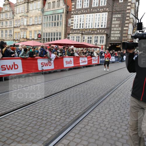 05.10.2025 - 20. swb-Marathon Bremen Yannick Fuchs http://msf.ph/oto/9267704 05.10.2025 10:52:06 Ziel 9683, 10380, 10581, 10625, 10817, 11080, 11136, 11273, 11325, 11394 meine-sportfotos.de